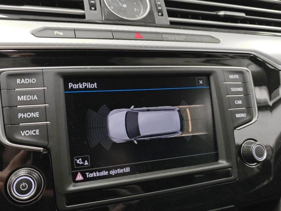 VOLKSWAGEN Passat 2016