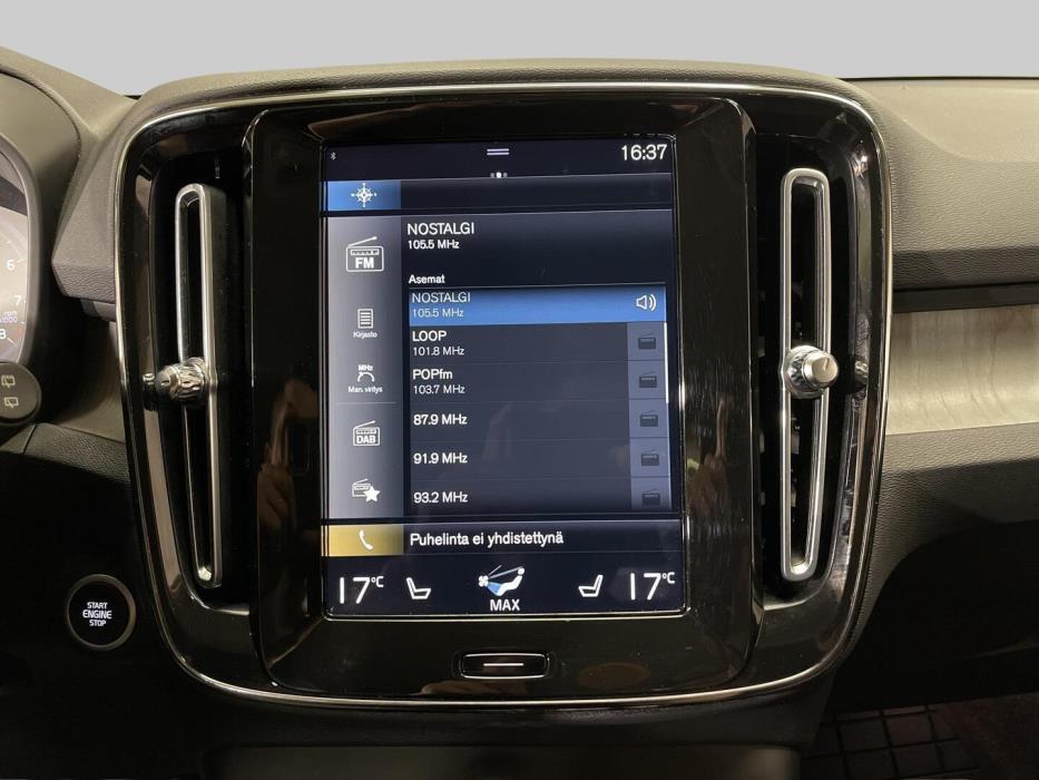 VOLVO XC40 2021