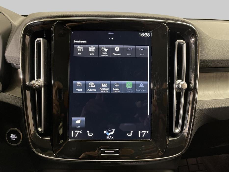 VOLVO XC40 2021
