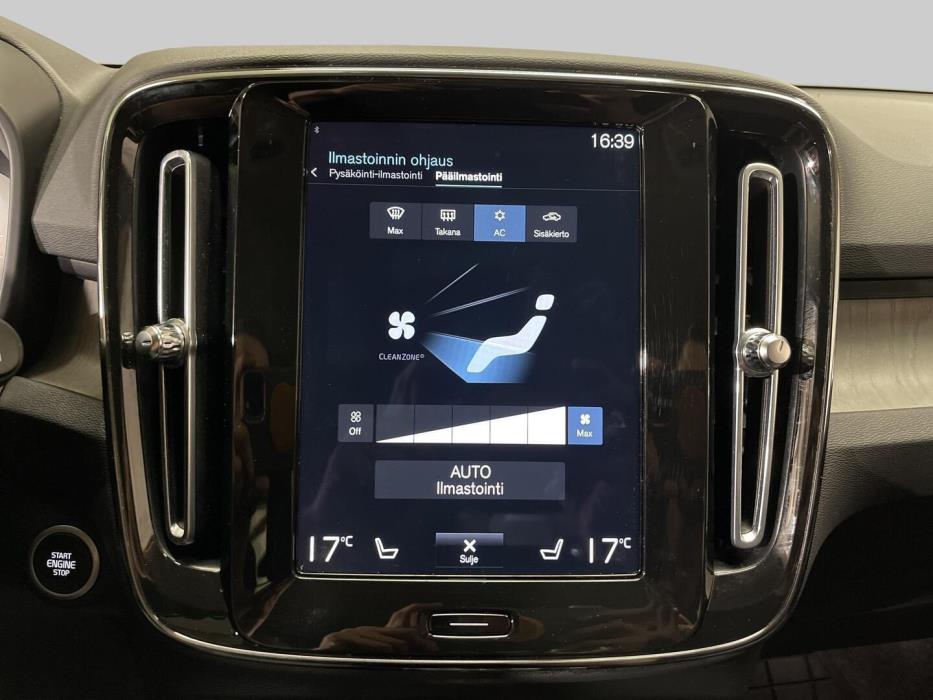 VOLVO XC40 2021