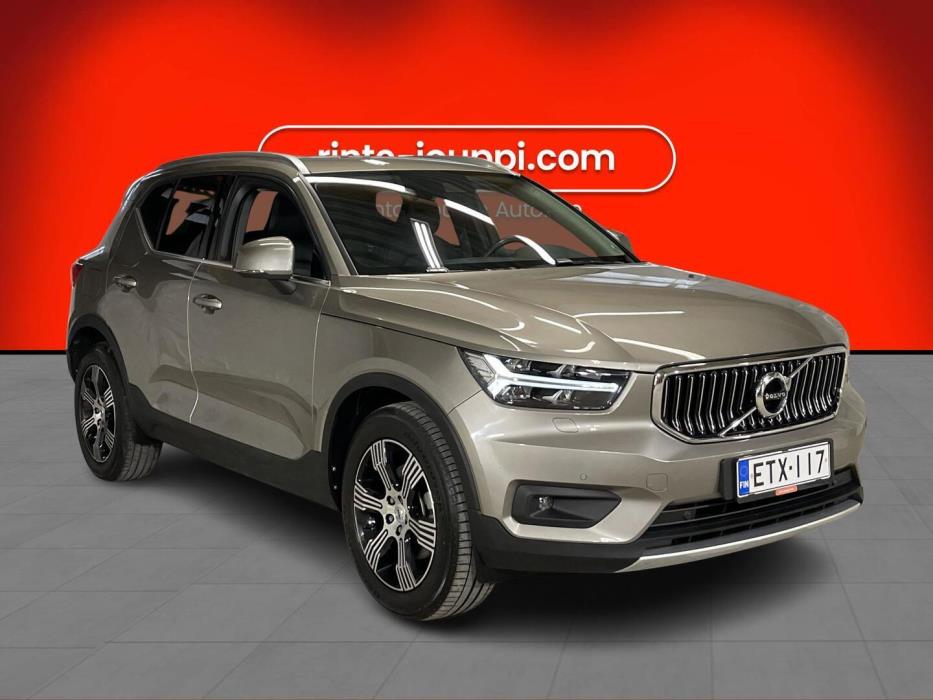 VOLVO XC40 2021