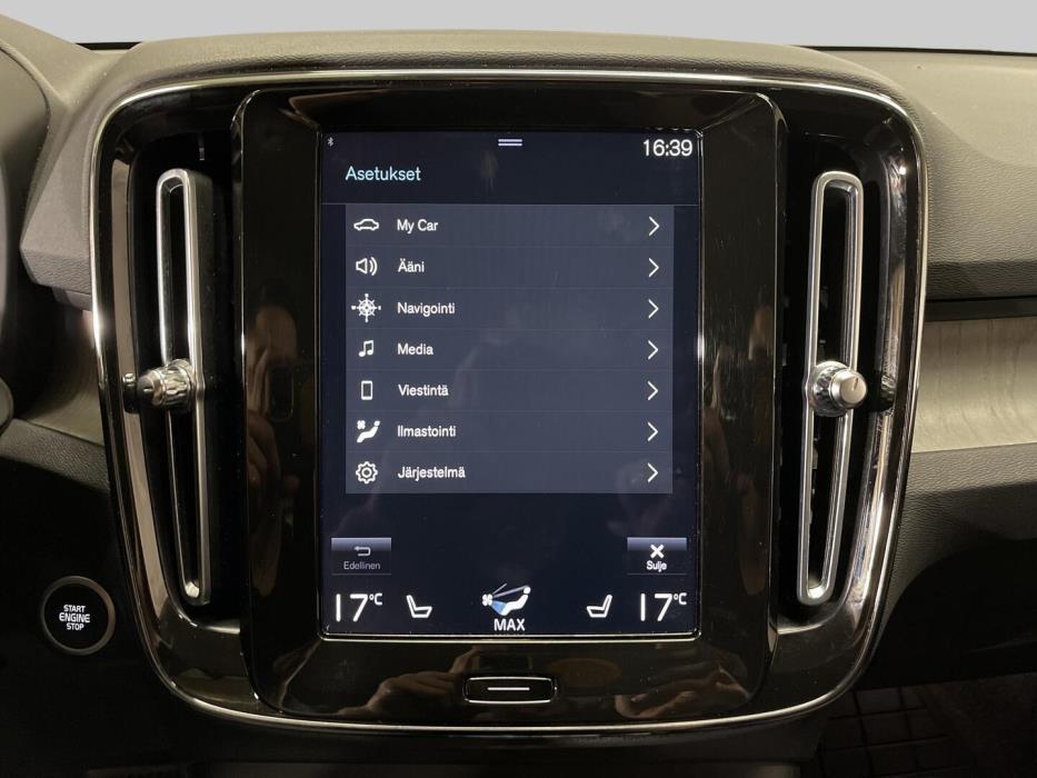 VOLVO XC40 2021