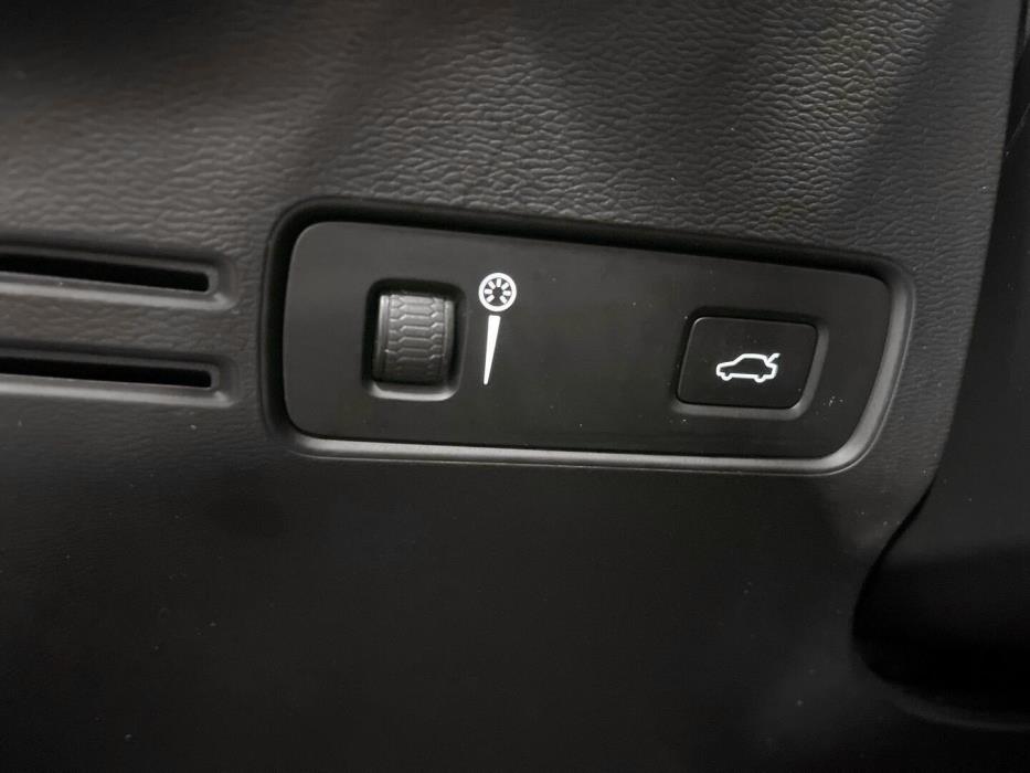 VOLVO XC40 2021