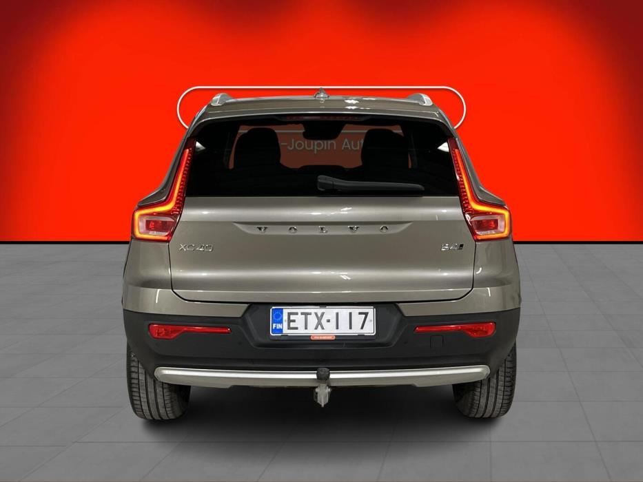 VOLVO XC40 2021