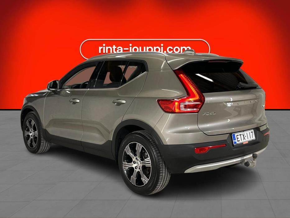 VOLVO XC40 2021
