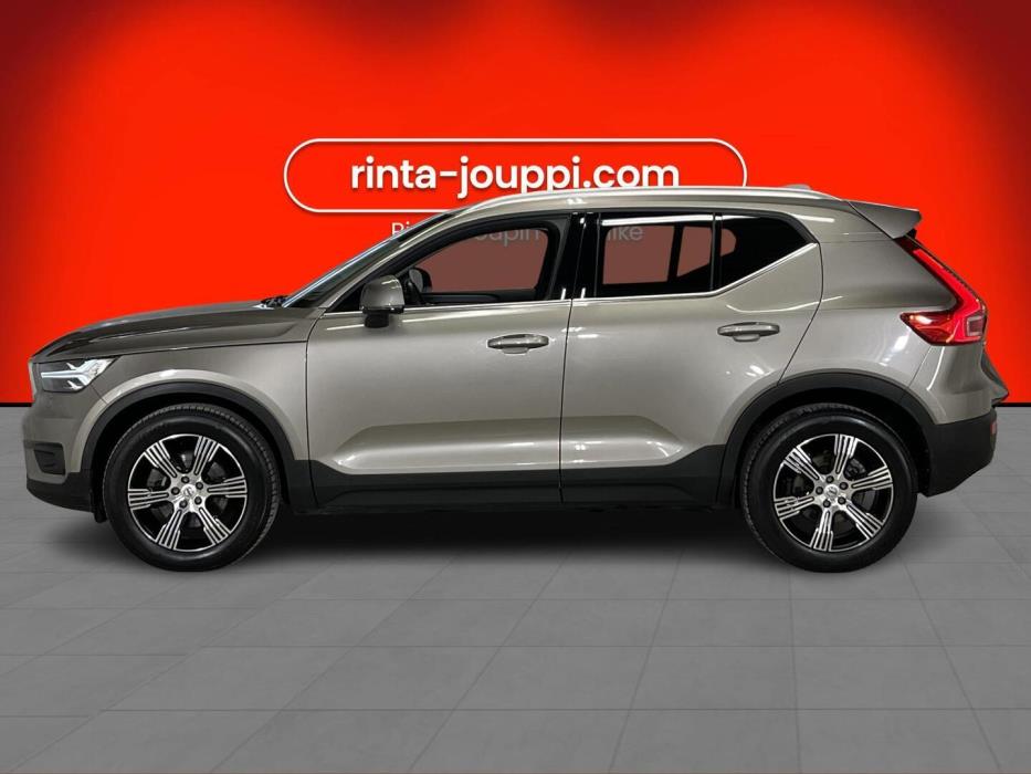 VOLVO XC40 2021