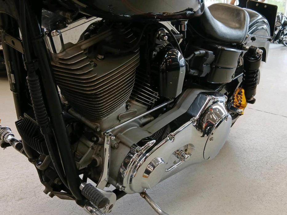HARLEY-DAVIDSON DYNA 2005