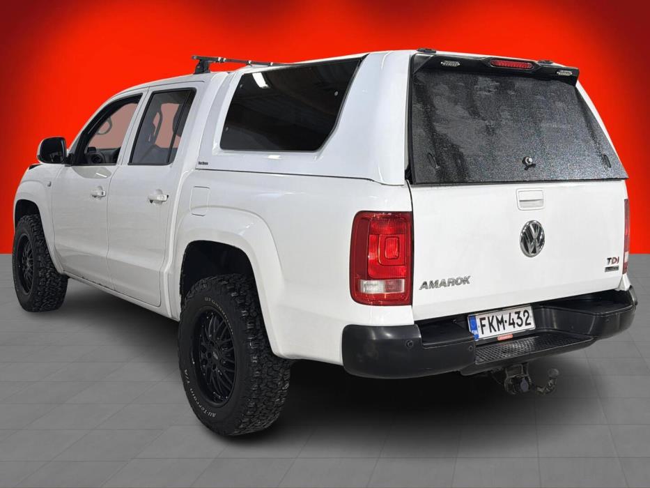 VOLKSWAGEN Amarok 2012