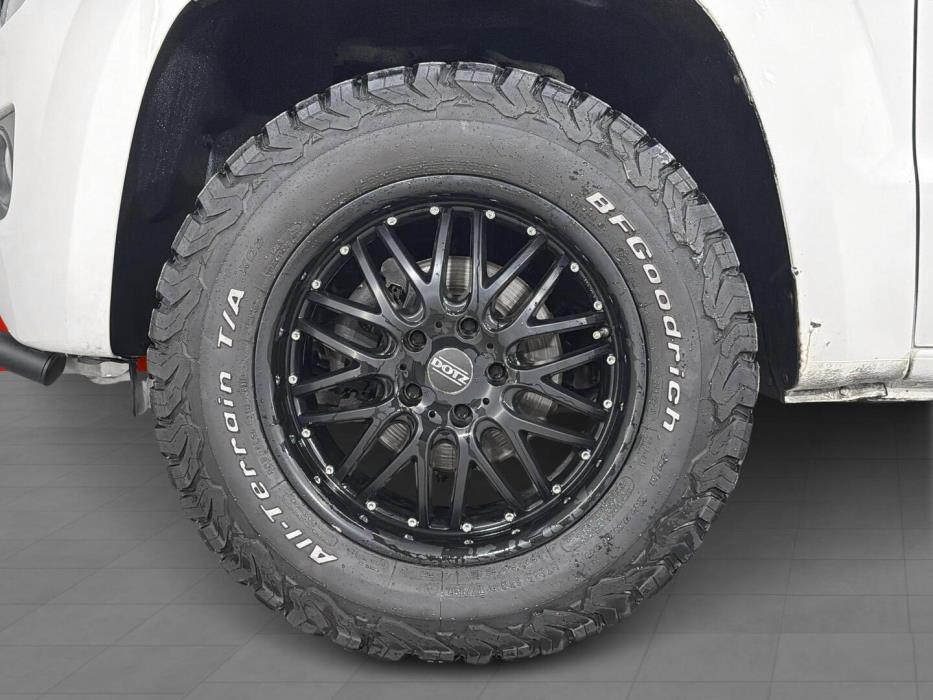 VOLKSWAGEN Amarok 2012