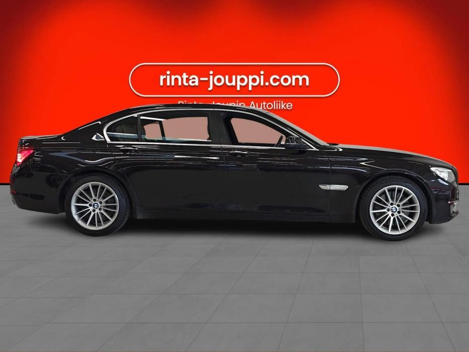 BMW 750 2014