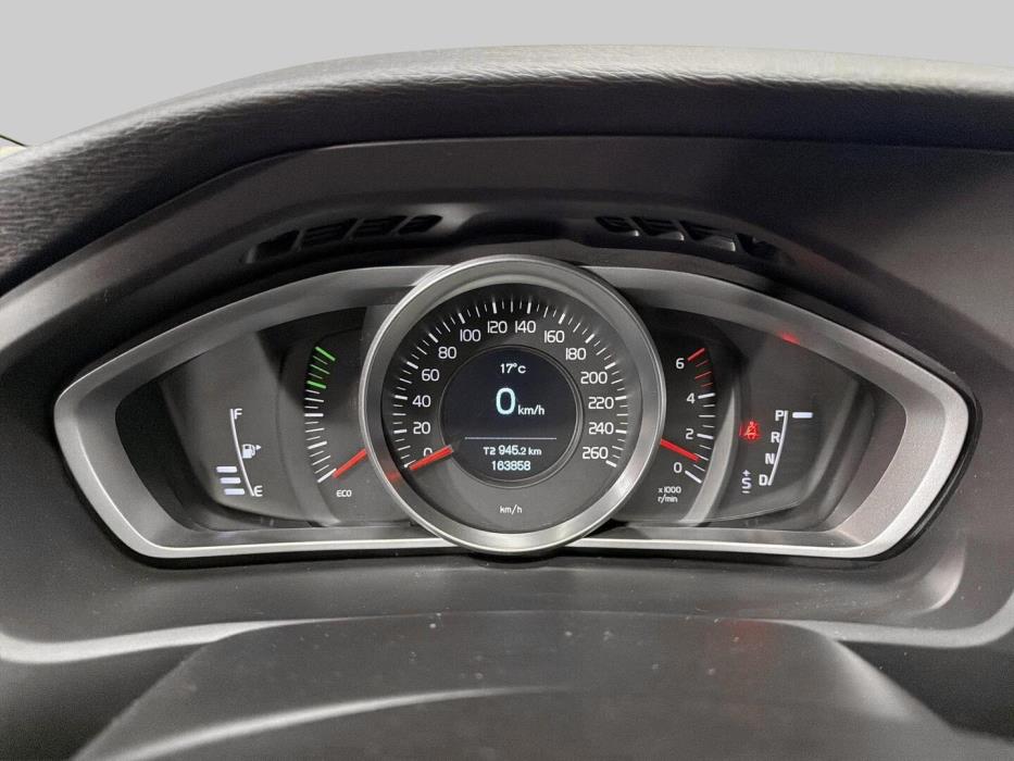 VOLVO V40 2018