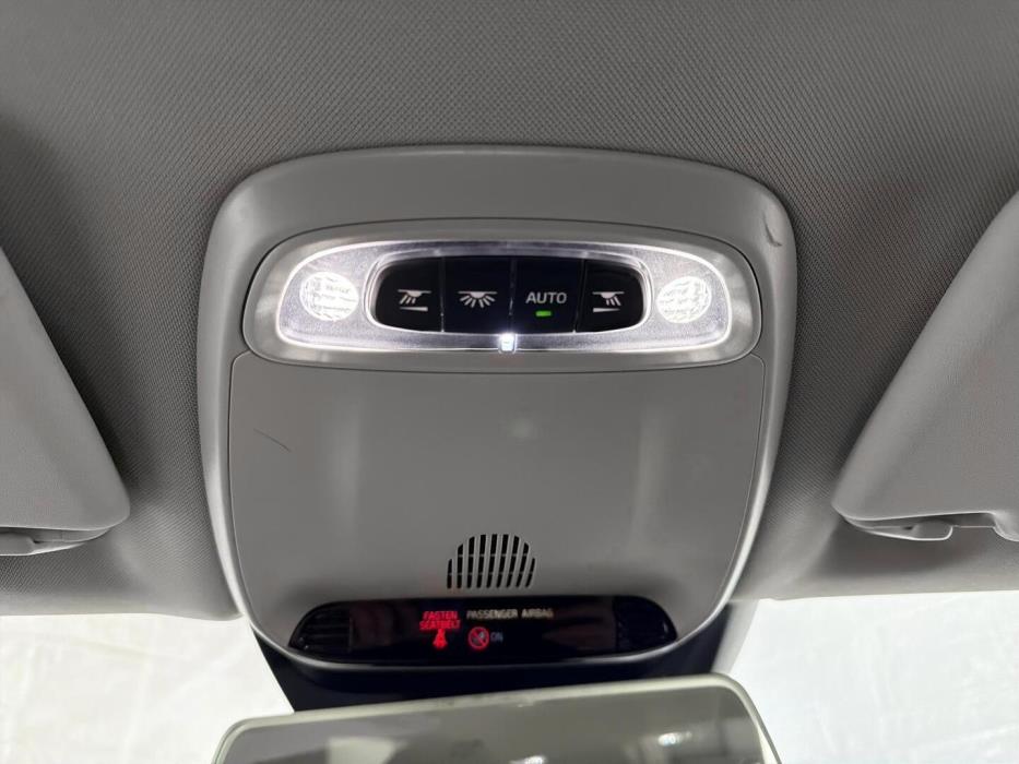 VOLVO V40 2018