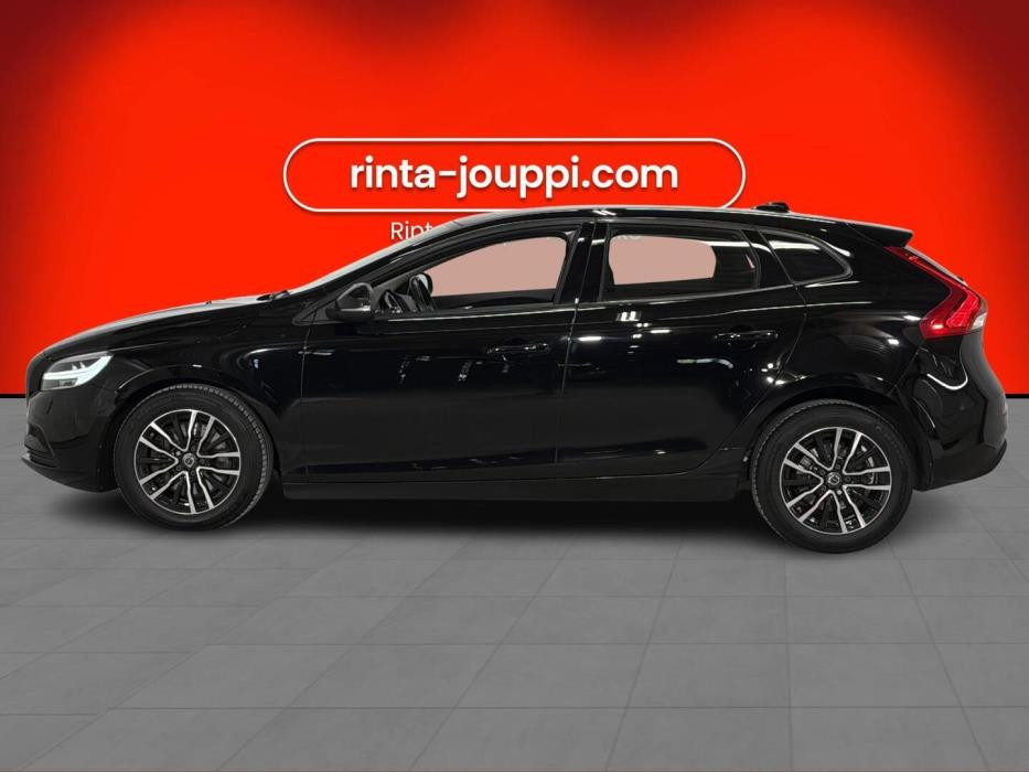 VOLVO V40 2018