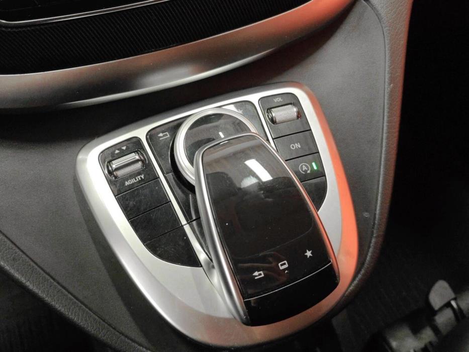 MERCEDES-BENZ V 2016