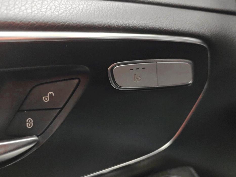 MERCEDES-BENZ V 2016