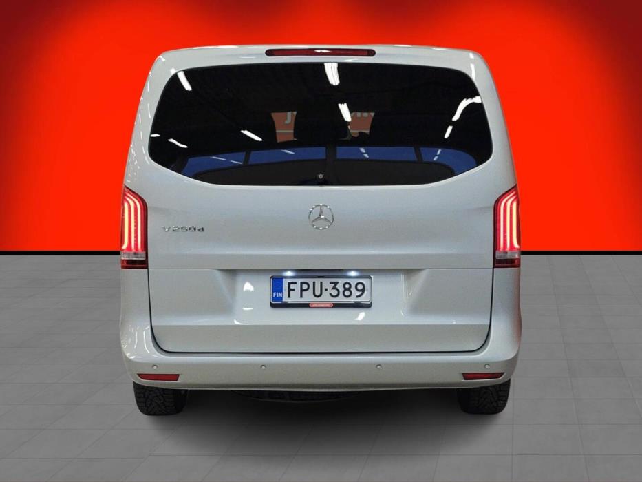 MERCEDES-BENZ V 2016