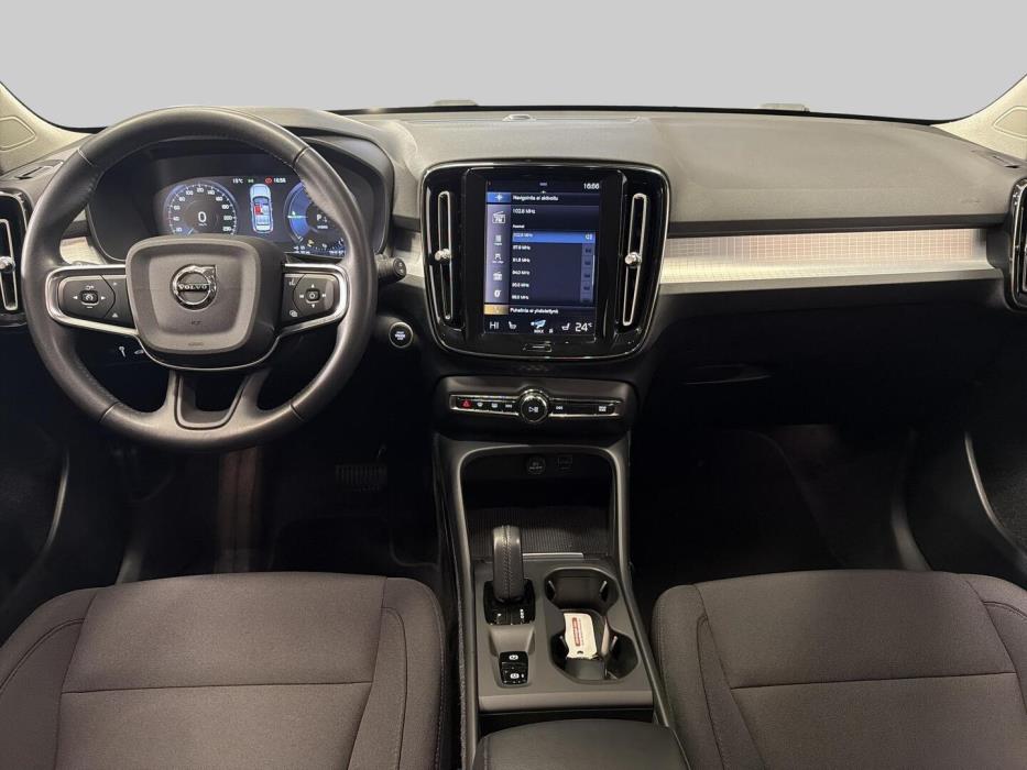 VOLVO XC40 2021