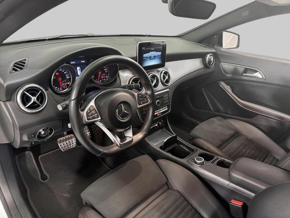 MERCEDES-BENZ CLA 2017