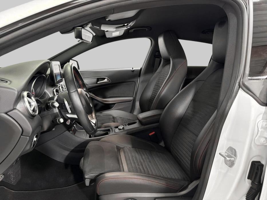 MERCEDES-BENZ CLA 2017