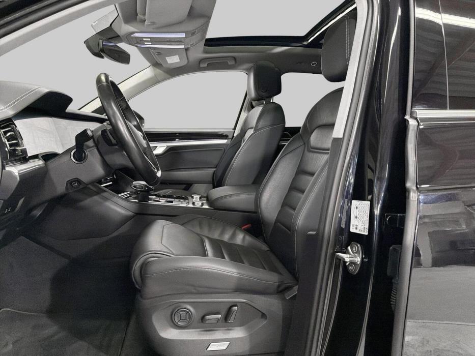 VOLKSWAGEN Touareg 2020