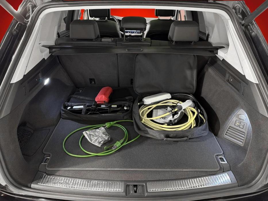VOLKSWAGEN Touareg 2020
