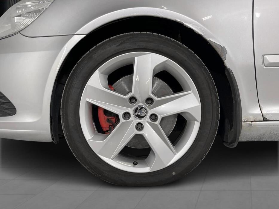 SKODA Octavia 2011