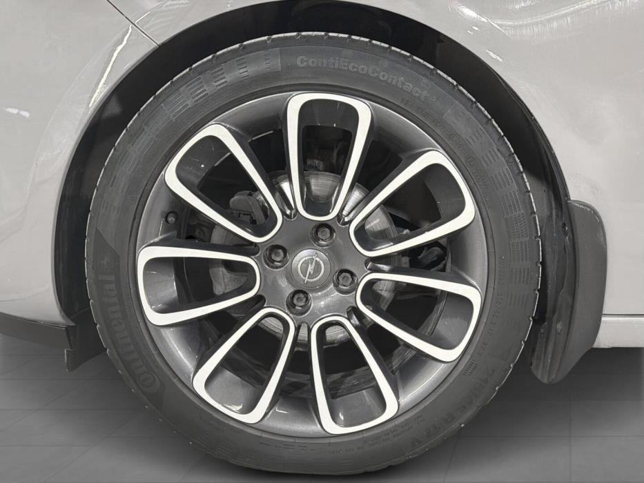 OPEL Adam 2013