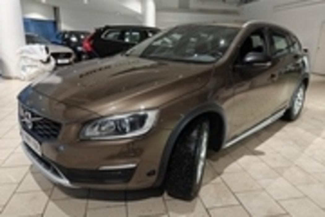 VOLVO V60 Cross Country 2016