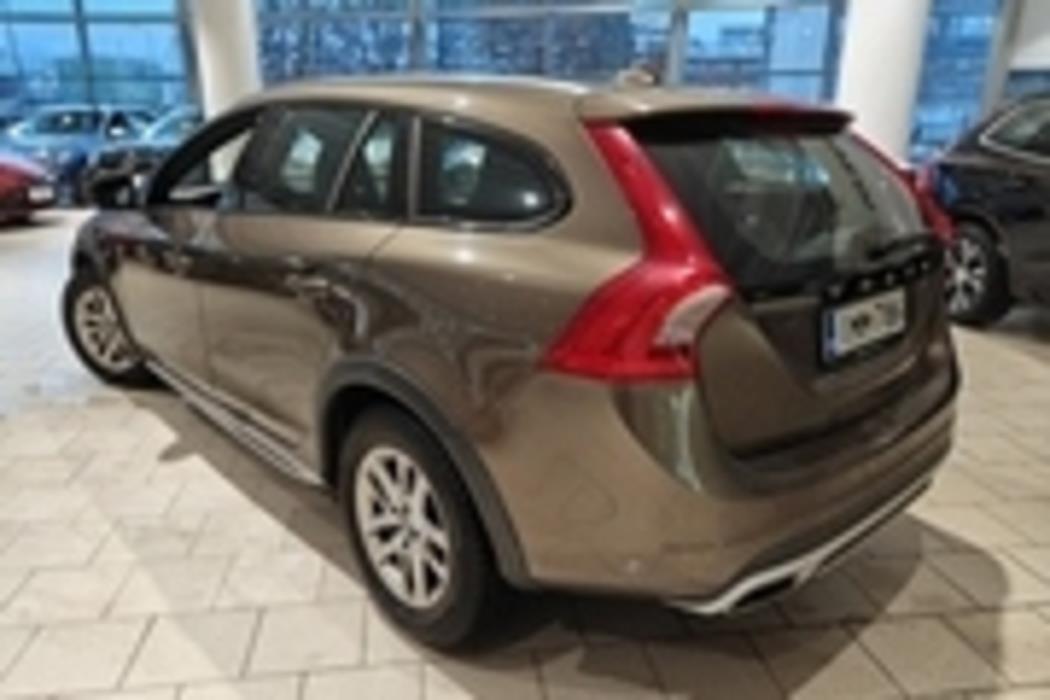 VOLVO V60 Cross Country 2016