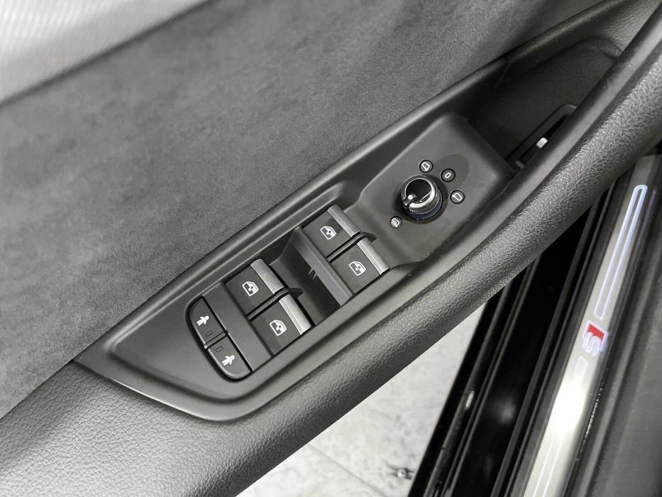 AUDI A4 2018
