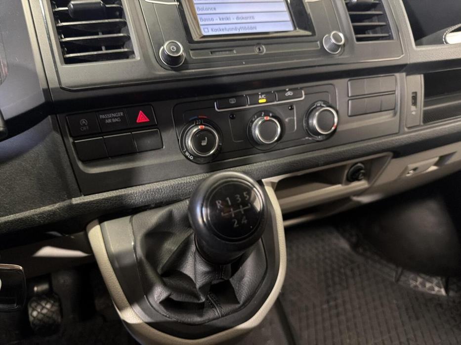 VOLKSWAGEN Transporter 2018