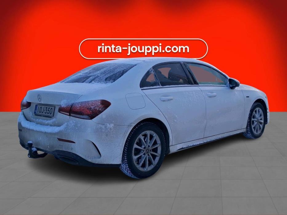 MERCEDES-BENZ A 2020