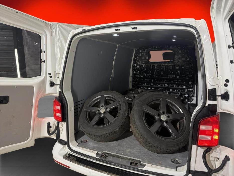 VOLKSWAGEN Transporter 2017