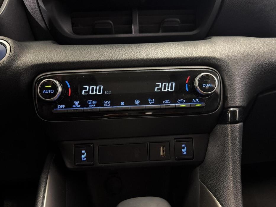 MAZDA 2 2023