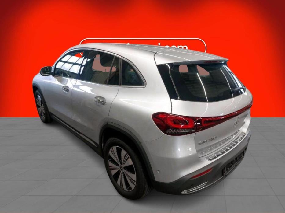 MERCEDES-BENZ EQA 2023