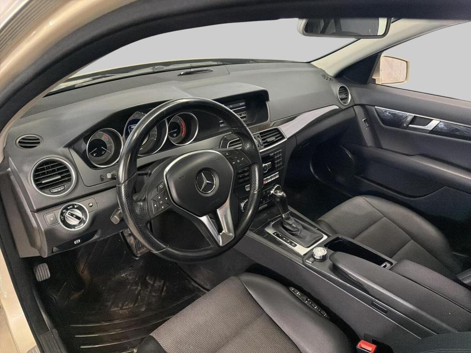 MERCEDES-BENZ C 2011