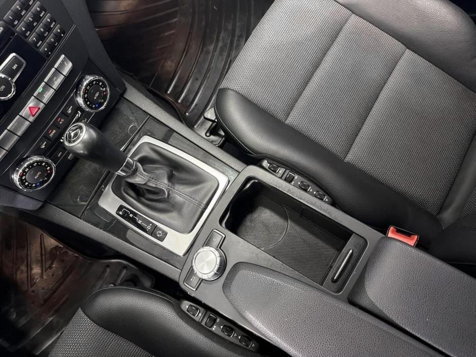 MERCEDES-BENZ C 2011