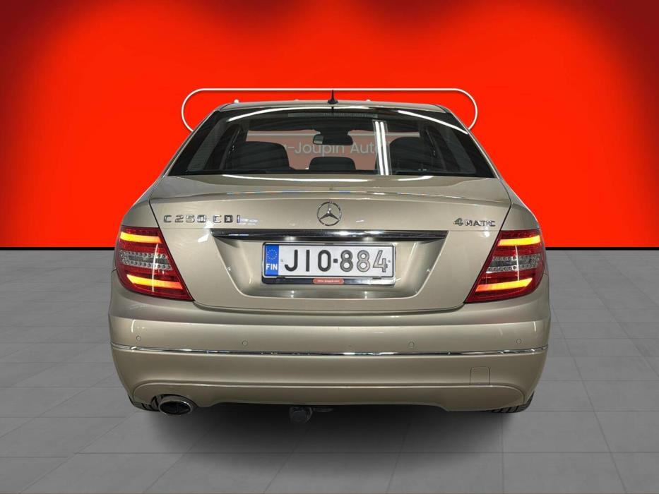 MERCEDES-BENZ C 2011