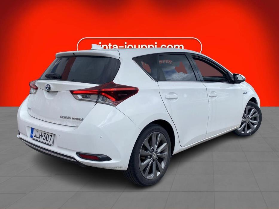 TOYOTA Auris 2016