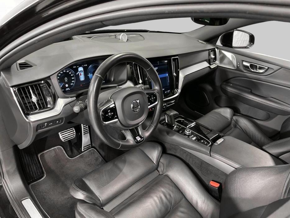 VOLVO V60 2020