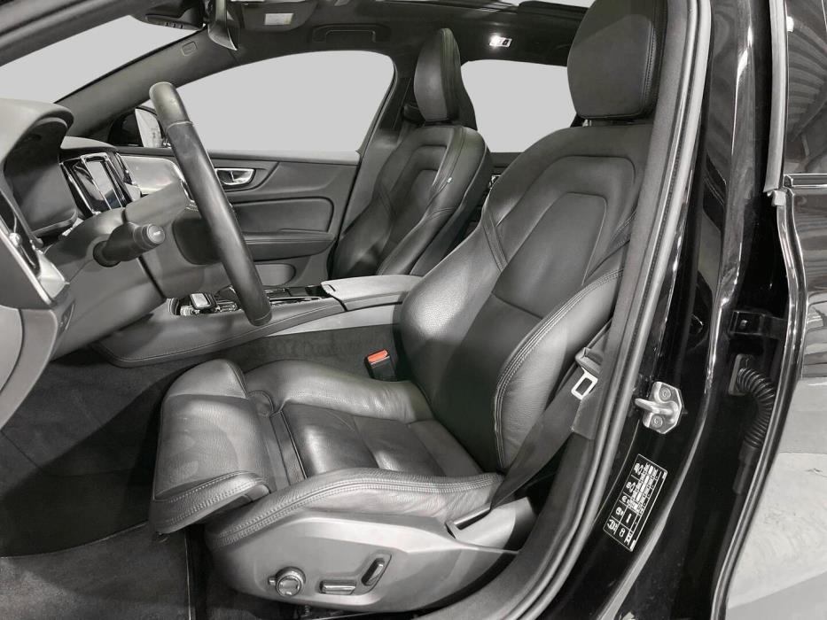 VOLVO V60 2020