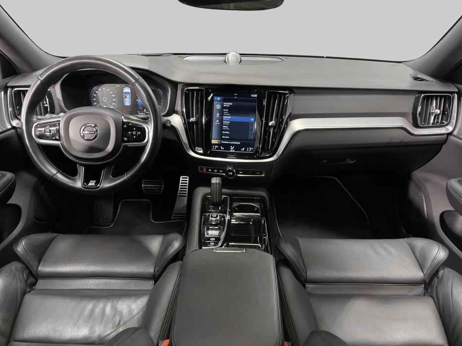 VOLVO V60 2020