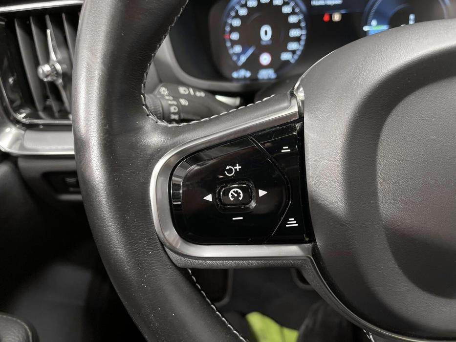 VOLVO V60 2020