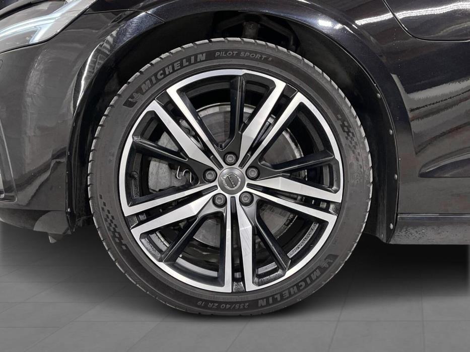 VOLVO V60 2020