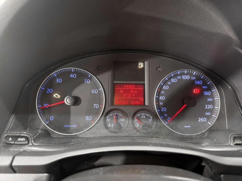 VOLKSWAGEN Golf 2004