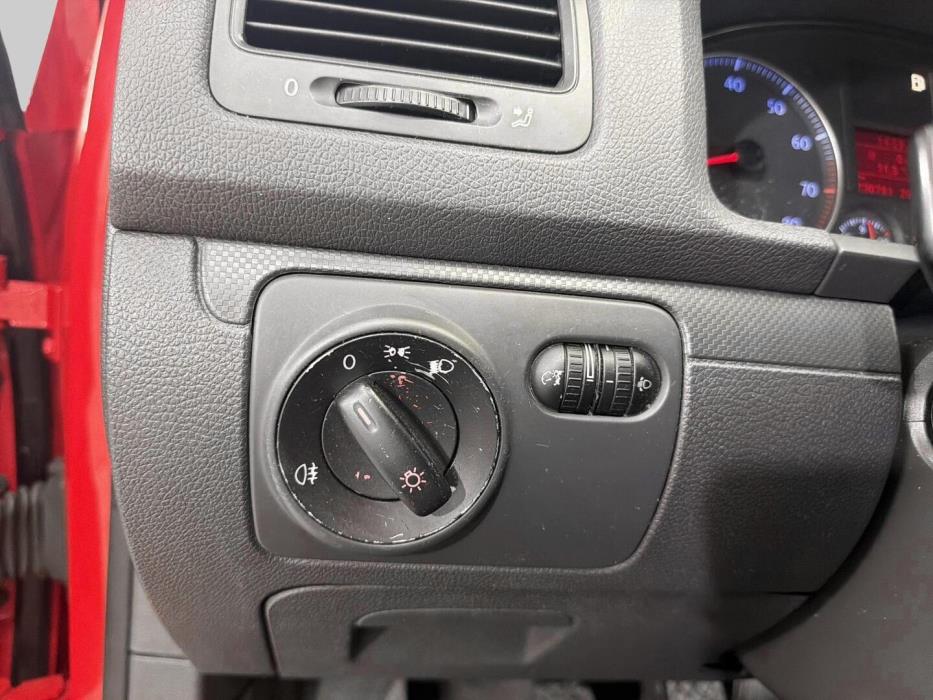 VOLKSWAGEN Golf 2004