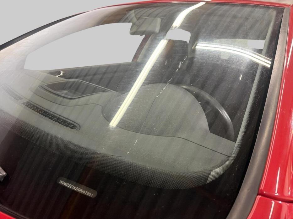 VOLKSWAGEN Golf 2004