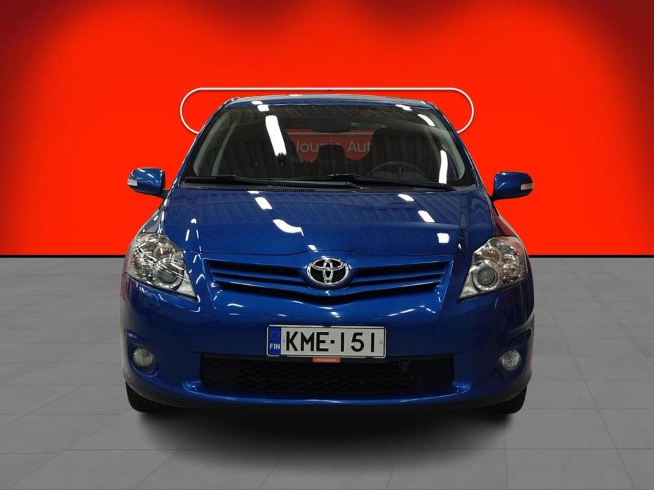 TOYOTA Auris 2012