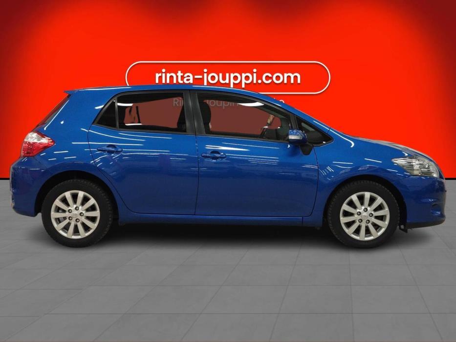 TOYOTA Auris 2012