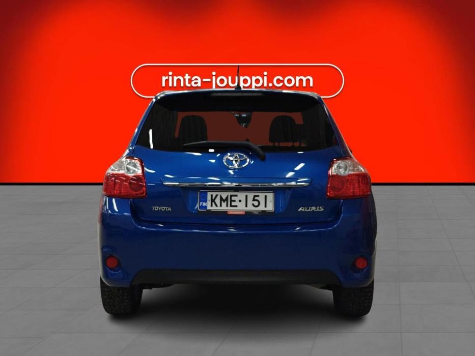 TOYOTA Auris 2012